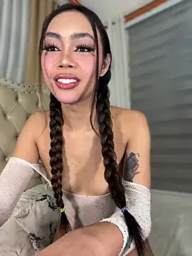Innocent_yanixx69 live sex cam