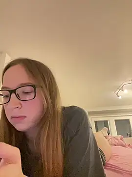 Freaky-Doll live cam on StripChat