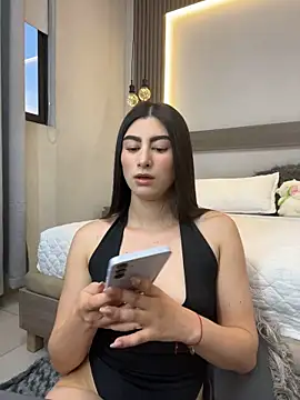 evelyn_hills live cam on StripChat