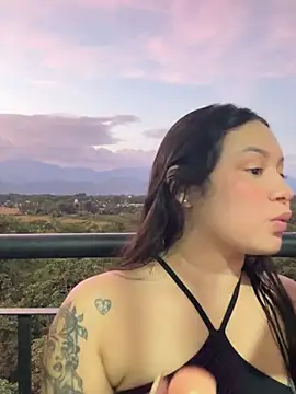 Pretty_Isadora live cam on StripChat