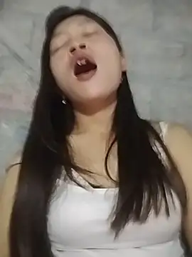 Buong-binh live cam on StripChat