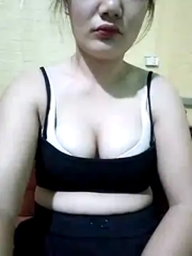 Voiva11 live cam on StripChat