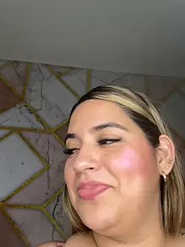 Amina_Hasan live cam on StripChat