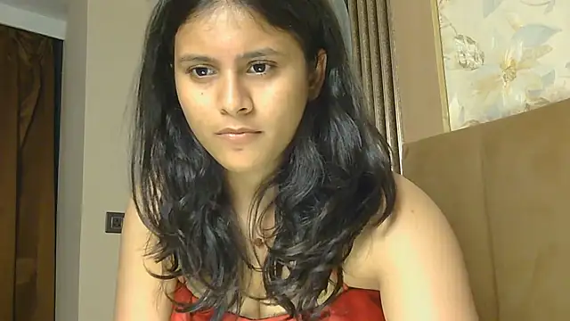 Naira_fit live cam on StripChat