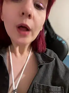 Alexiaa_69 live sex cam