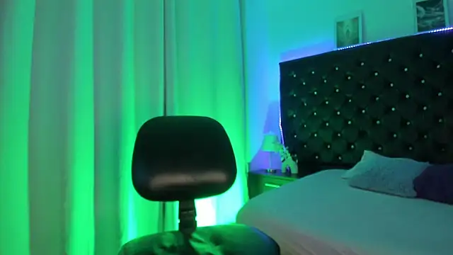 BellaRoge live sex cam