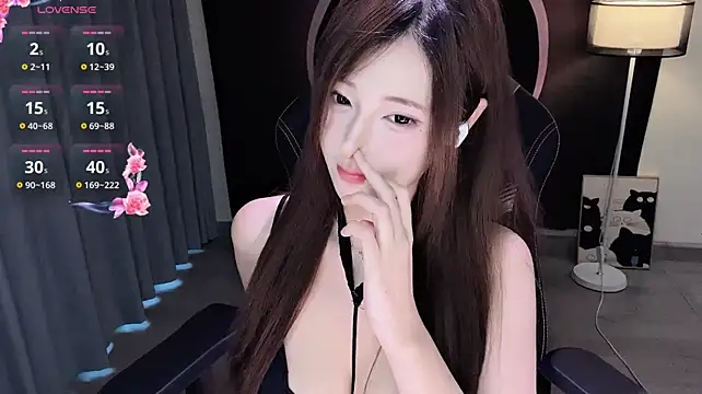 Audrey-12 live sex cam