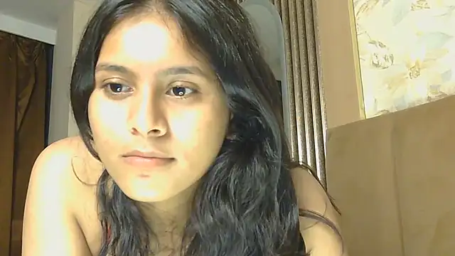 Naira_fit live cam on StripChat