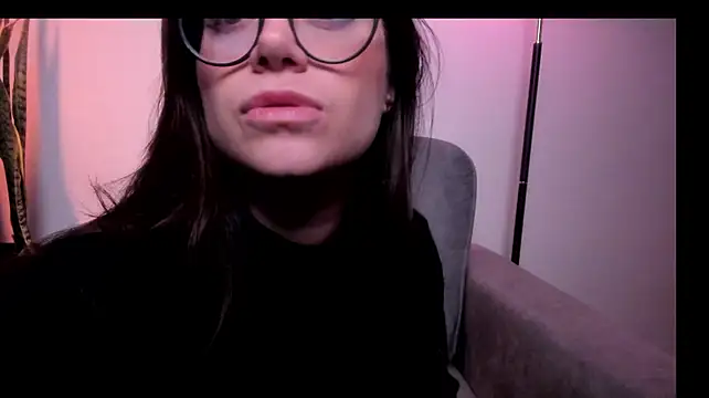 HazelKush live cam on StripChat
