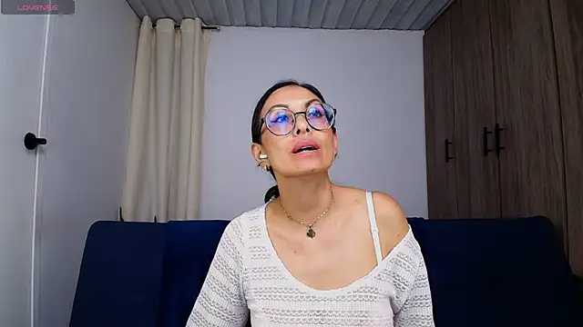 Swetisabella01 live sex cam