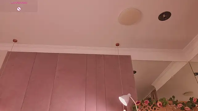 Smiley_Mia live cam on StripChat