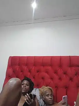 LadyKim101 live cam on StripChat