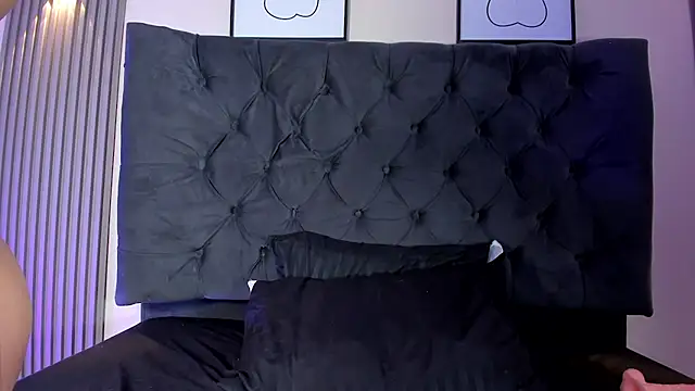 Alice_Jhons live cam on StripChat