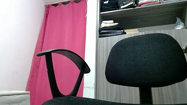 nicolle_milf1978 live sex cam