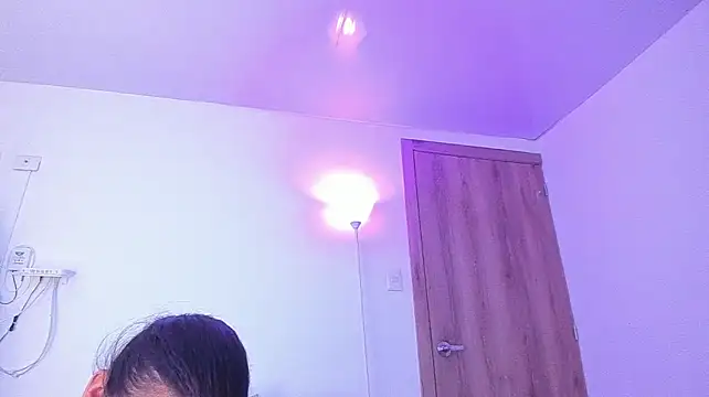 AvaFerrera live cam on StripChat