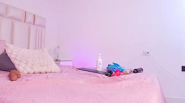 alanarose18 live cam on StripChat