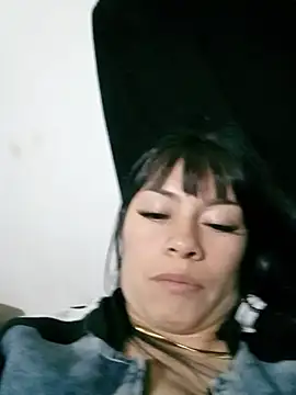 AnnaliOlsenX live cam on StripChat
