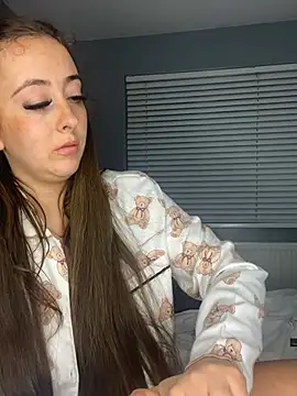 BrunetteBarbieXx_ live cam on StripChat