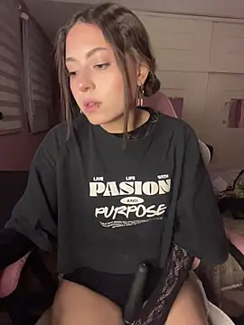 PrettyAmber live cam on StripChat