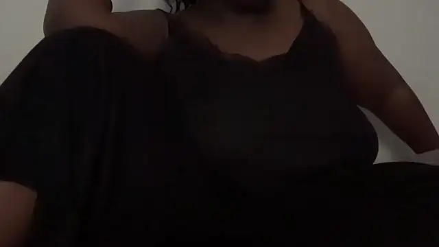 nanaisbackk live sex cam
