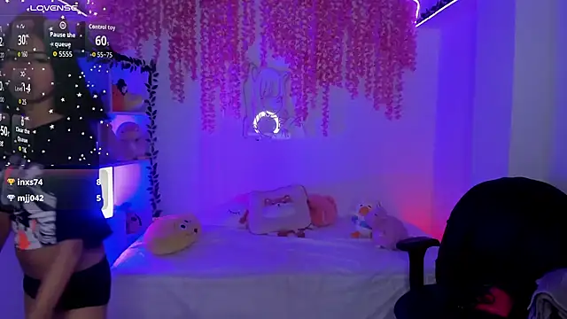 cat_kitty18_ live cam on StripChat