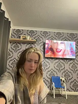 serena_t (F young) - Rub boobs✨