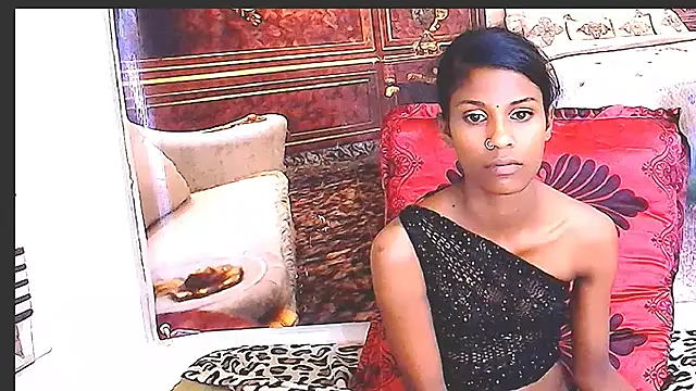 IndianSilkySpice live cam on StripChat