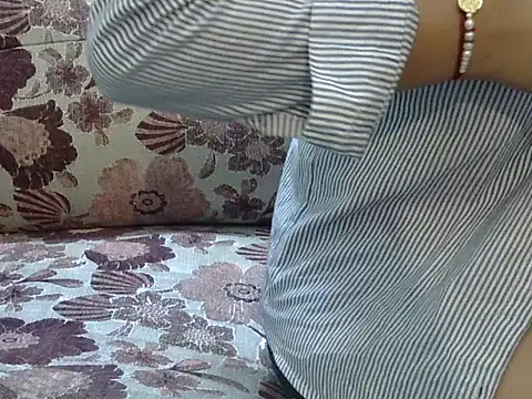 SEXY_DOLL88 live cam on StripChat
