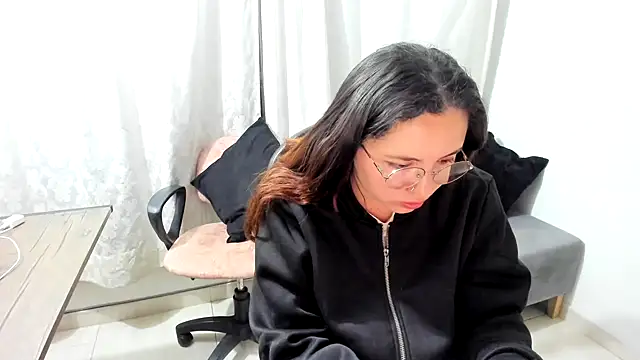 _girls_on_fire_ live cam on StripChat