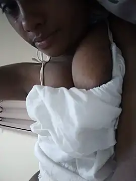 hottywife-03 live cam on StripChat