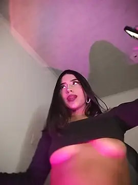 KiiITTYSQUIIRT live sex cam