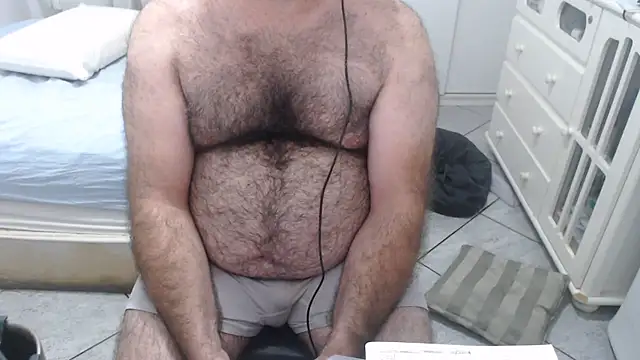 MysterBearMG live sex cam