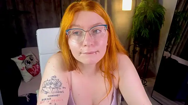 AliceBrightside live cam on StripChat