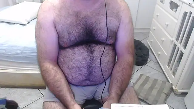 MysterBearMG live sex cam