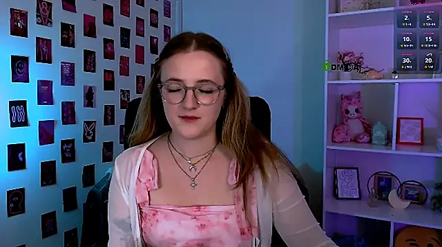 luna_berryy live cam on StripChat