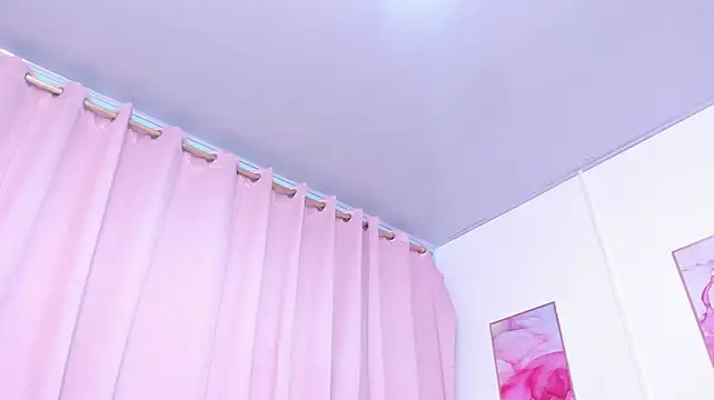 MarianRosse live cam on StripChat
