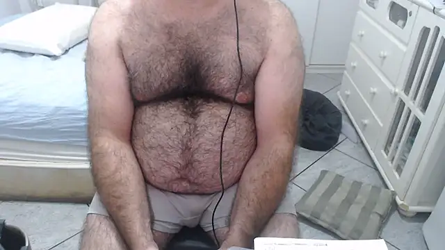 MysterBearMG live sex cam
