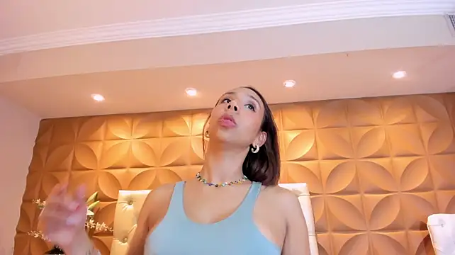 MiaSantana_ live cam on StripChat