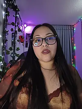 Bella-Gema live cam on StripChat