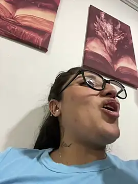 croftsmila live sex cam