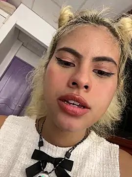Eva_Feller69