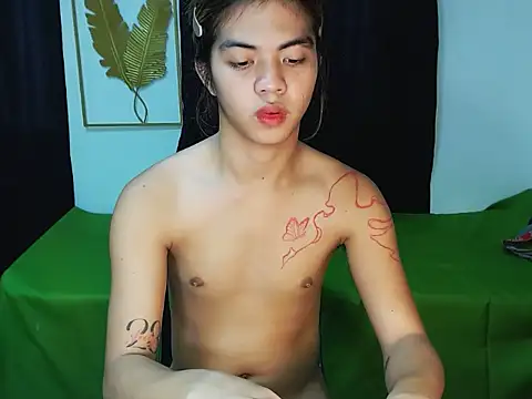 InocentTsYhannaUncut live cam on StripChat