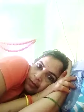 Big_soniya55A live cam on StripChat