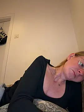 jannis1992 live sex cam