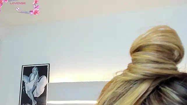 TaylorEvanss live cam on StripChat