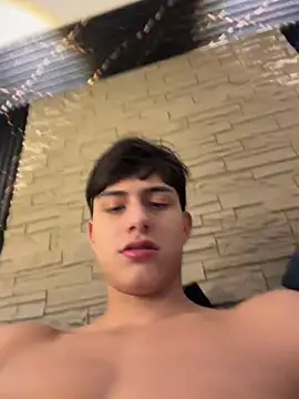 Lander_Cruz live cam on StripChat