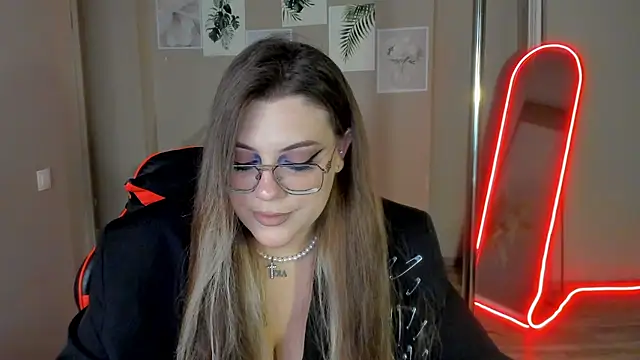 MiraTorson live cam on StripChat