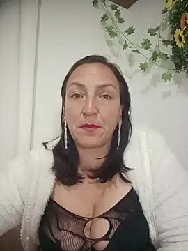 dangerous_milf live cam on StripChat