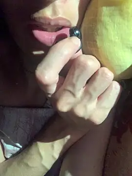 MiroKari2 live sex cam