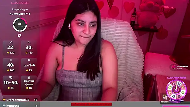 cloe_small live cam on StripChat